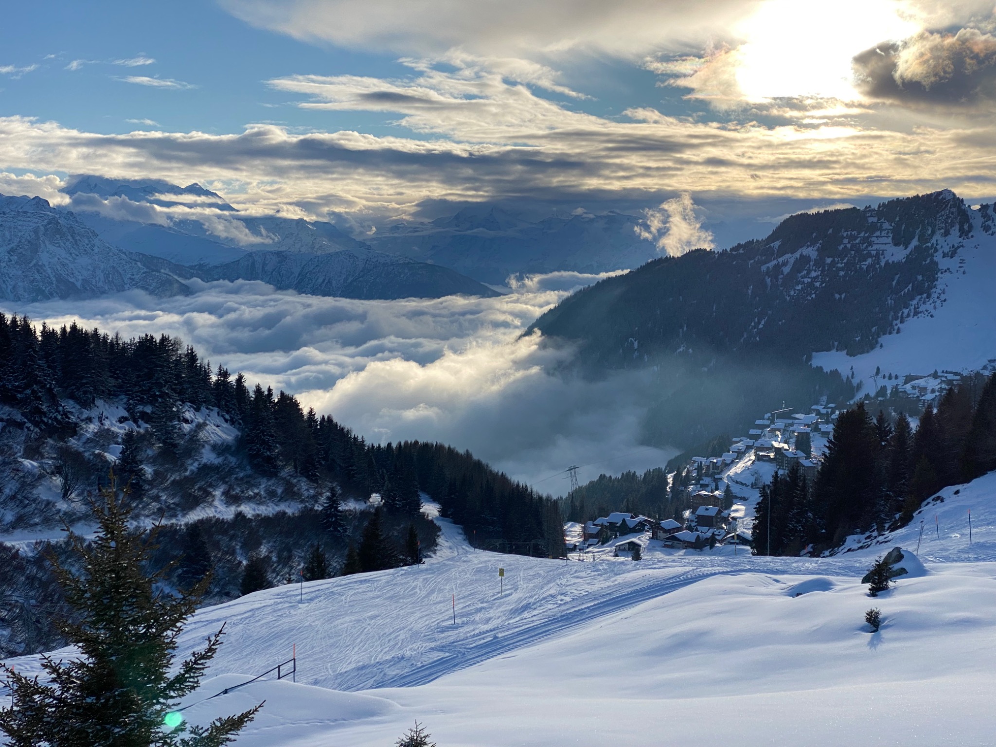 Wolken und Schnee in der Aletsch Arena